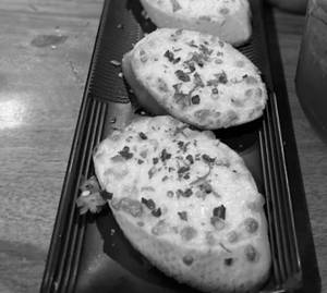 Tomato & Onion Cheesy Italian Toast