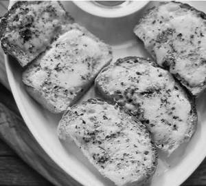 Cheese garlic bread