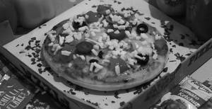 Chicken pineapple pizza