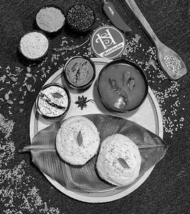 Steamed Rawa Idli