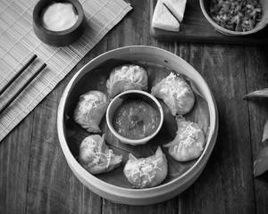 Chicken Cheese Momos [6 Pieces]