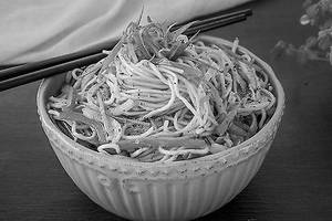 Tos Hakka Noodles