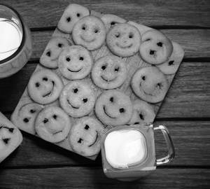 Smileys. (7 pieces)