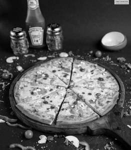 Cheese Capsicum Onion Pizza