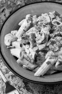 Mushroom White Sauce Pasta