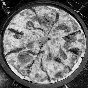Classic Margherita Pizza