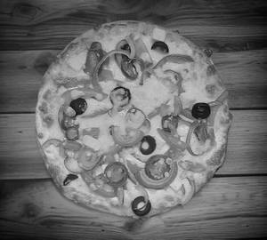 12 Medium Paneer Hub Pizza       