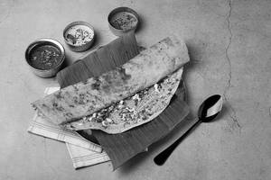 Paneer Methi Schezwan Dosa