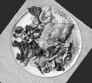 Sliced fish with mushroom and veg