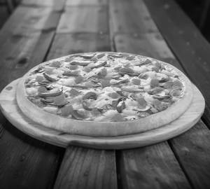 Corn Deluxe Pizza