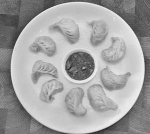 Chicken Steamed Momos [10 Pieces]