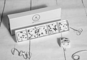 White Chocolate With Berries [Box Of 5]
