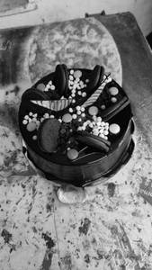 Dark Chocolate Oreo Cake (Eggless)
