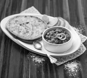 2 Aloo Paratha+Chana Masala+Curd+Pickle