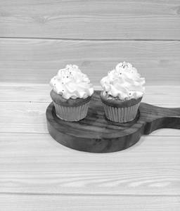Vanilla cupcake pack of 2