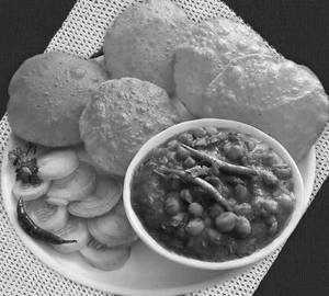 Chole + Puri [6 Pcs] + Achaar