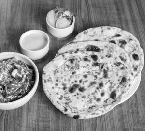 Shahi Paneer + (3) Butter Roti + (1) Missi Roti