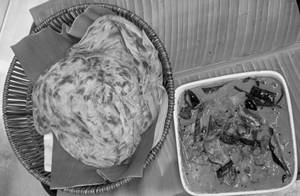 2 Wheat Paratha Nadan Beef Curry Combo 