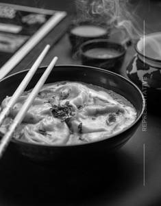 Veg jhol momos