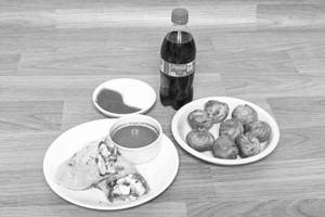 Paneer Shawarma And Veg Momos Combo