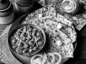 Special Amritsari Chole Kulcha