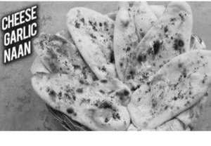 Butter Garlic Cheese Naan