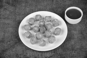 Chilli Garlic Potato Bites [15 Pieces]