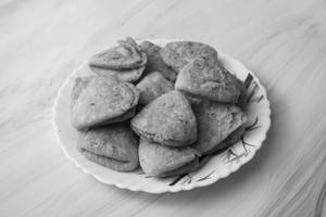 Khari Poori