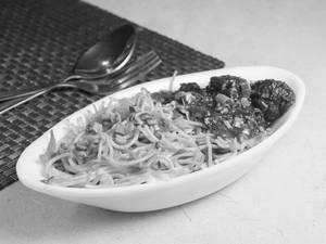 Veg Noodles & Manchurian Bowl