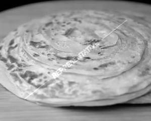 Butter Lachedar Paratha