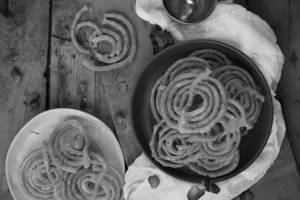 Kesar Jalebi [4 Pcs]