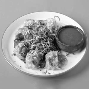 Butter Garlic Chilli Chicken Momos