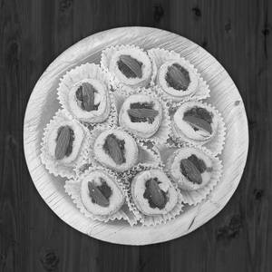 Khoya Gulkand Roll