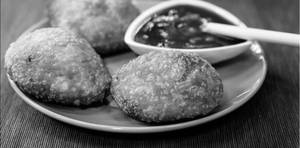 Aloo Pyaaz Kachori with Kalonji Ki Chutney