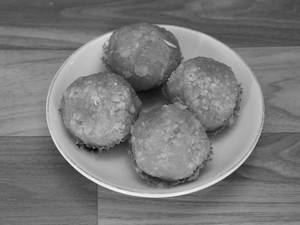 Laddu ( 4 Pics)