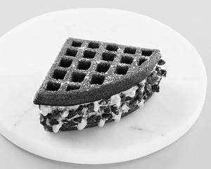 Kiki & Oreo Cream Waffle