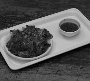 Veg Gravy Momos (6 Pcs)