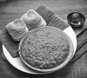 Pav Bhaji + Gulab Jamun 1 Piece