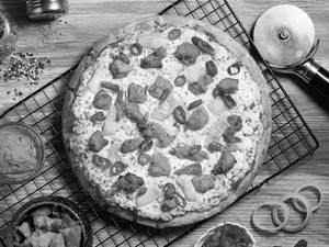 Chicago Mughlai Chicken Pizza