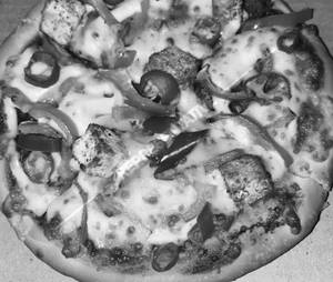 Paneer tikka pizza