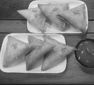 Corn Samosa [3 Pieces]