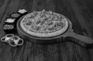 Hot Chicken Pizza
