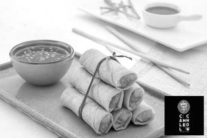 Fried Chicken Spring Rolls With Sweet Chilli Sauce (6)