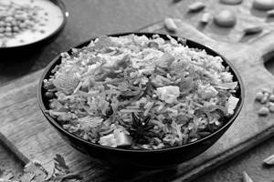 Sabji Pulao With Raita/gravy [serves 2-3] [650 Grams]