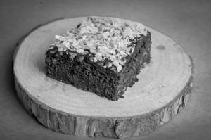 Walnut Topped Brownie [large]
