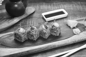 Spicy Shitake Roll [4 Pieces]