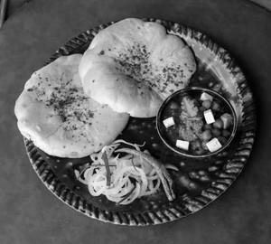 Chole Kulche