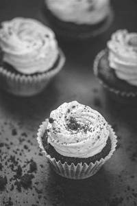 Red Velvet Cupcake (big)