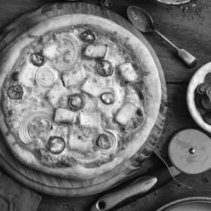 Makhani Paneer Pizza [Medium]