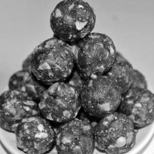 Desi Ghee Dryfruit Khajur Laddu